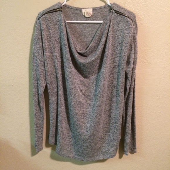 Andrea Jovine Sweaters - Andrea Jovine, loose fitting sweater with zippers